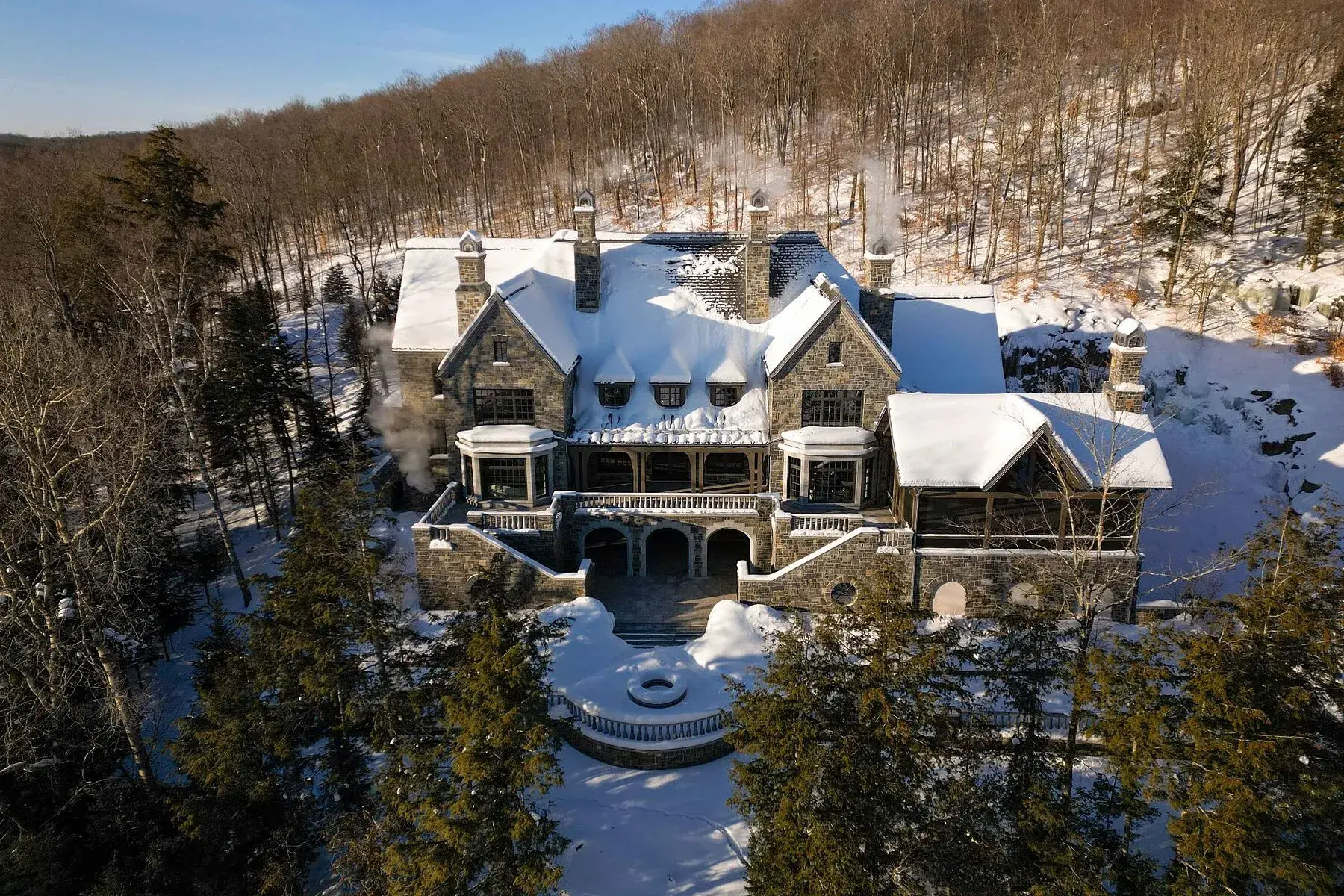 730 Ch. Thomas-Robert, Lac-Tremblant-Nord, Quebec, J8E1A6 Canada