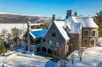 730 Ch. Thomas-Robert, Lac-Tremblant-Nord, Quebec, J8E1A6 Canada