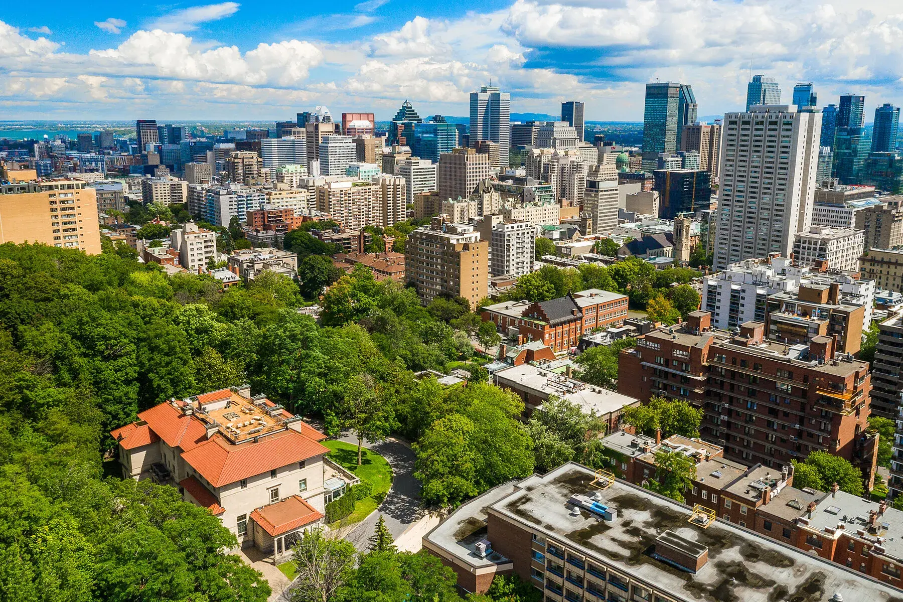 1475 av. des Pins O., Montreal, Quebec, H3G 1B3 Canada